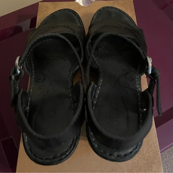 Born Black Leather Sandals Size 7 - Picture 6 of 8